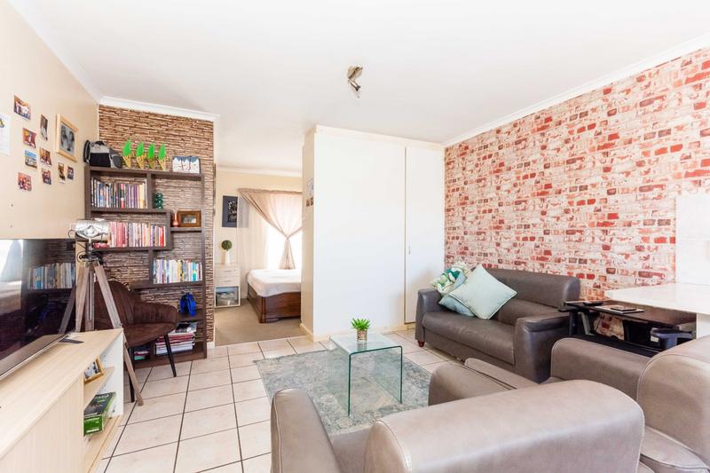 To Let 1 Bedroom Property for Rent in Parklands Western Cape